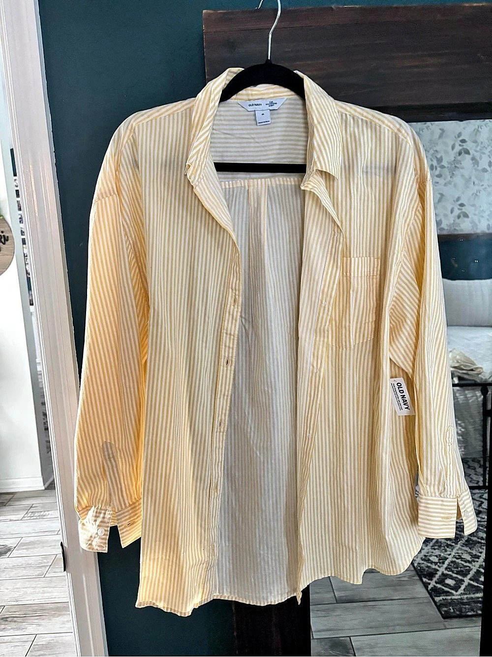 Old Navy The Boyfriend Shirt Striped Button Down Yellow & White Medium